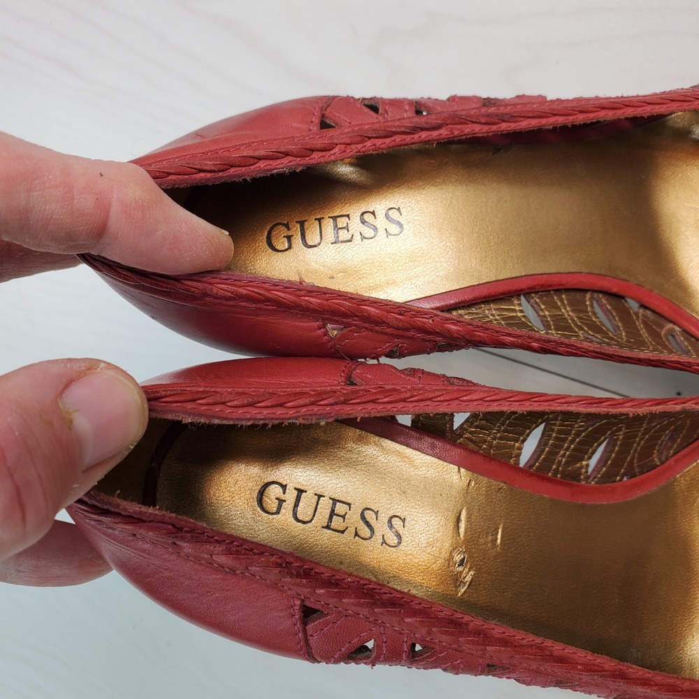 Guess Cherry Red Leather Peep Toe Platform Pumps Laser Cut Heels Womens 7.5M - Picture 9 of 11